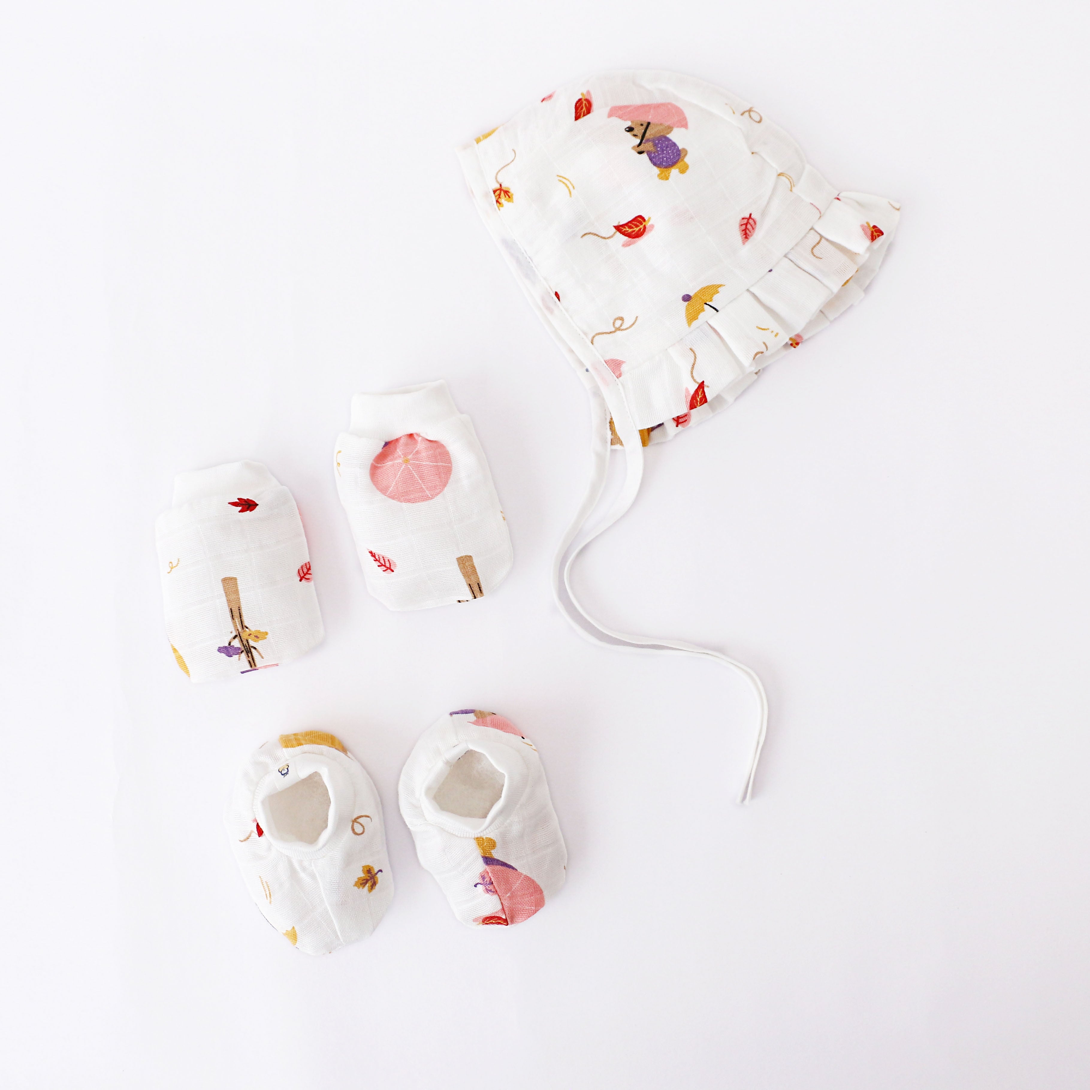 Baby essential Starter gift Kit - 6 piece set - Teddy's Windy Walk