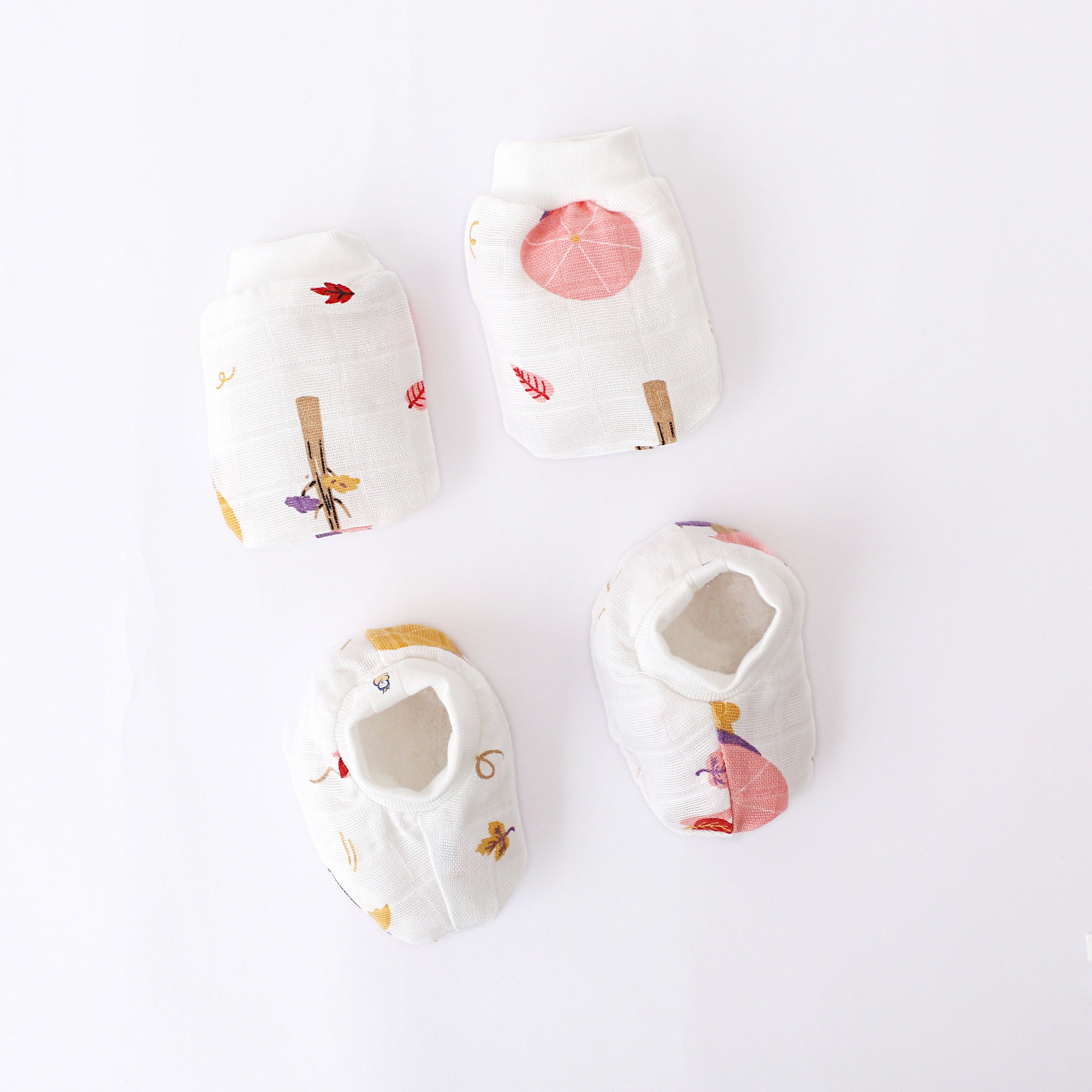 Baby Mittens and Booties 3 Pack Set ( 0 - 4 months ) 100% Cotton (Little Expolrer Combo)