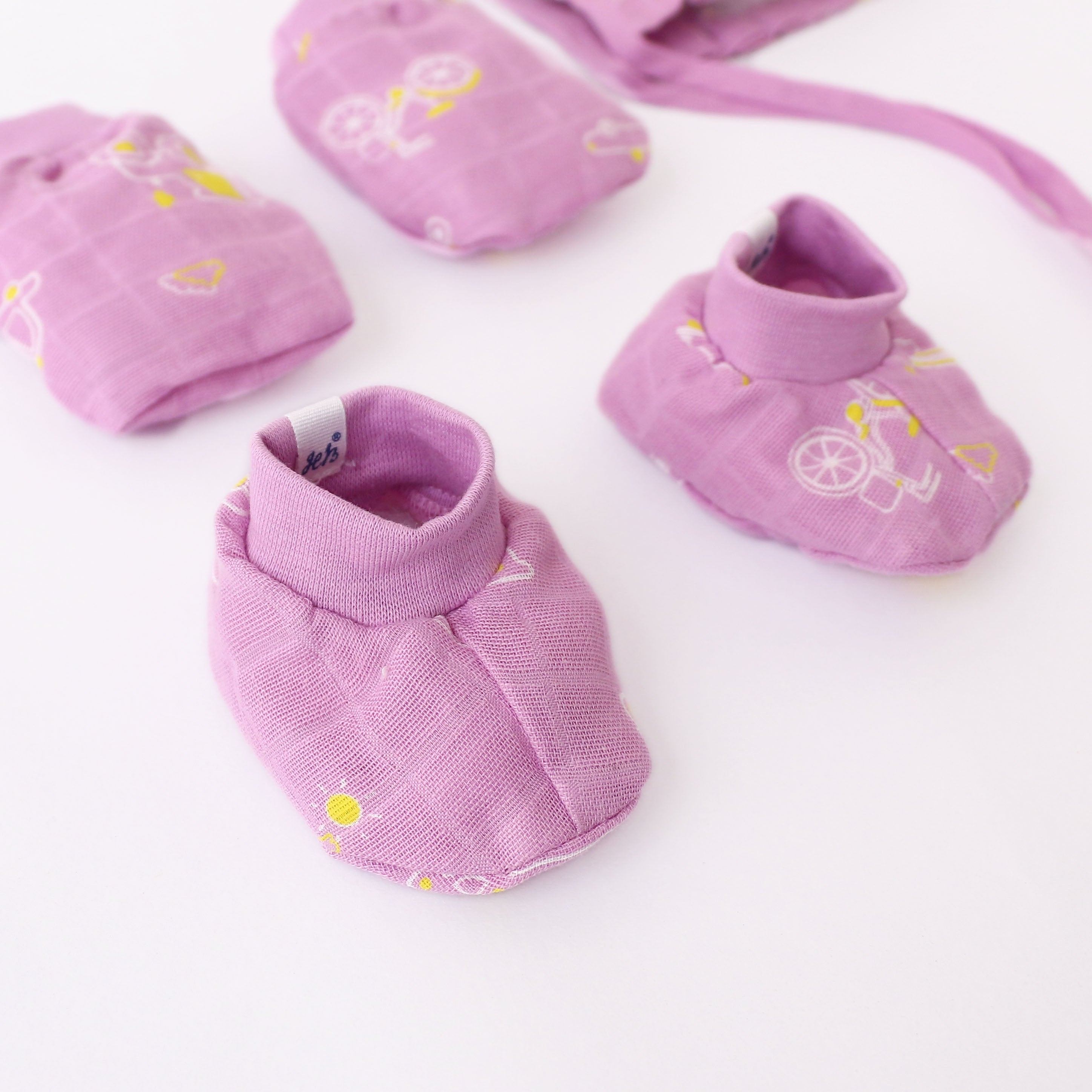 Baby Mittens and Booties 3 Pack Set ( 0 - 4 months ) 100% Cotton (Little Expolrer Combo)