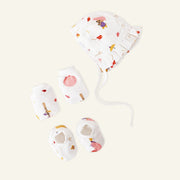 Baby Cap, Mittens and booties Set - Teddy's Windy Walk (0 - 3 months)