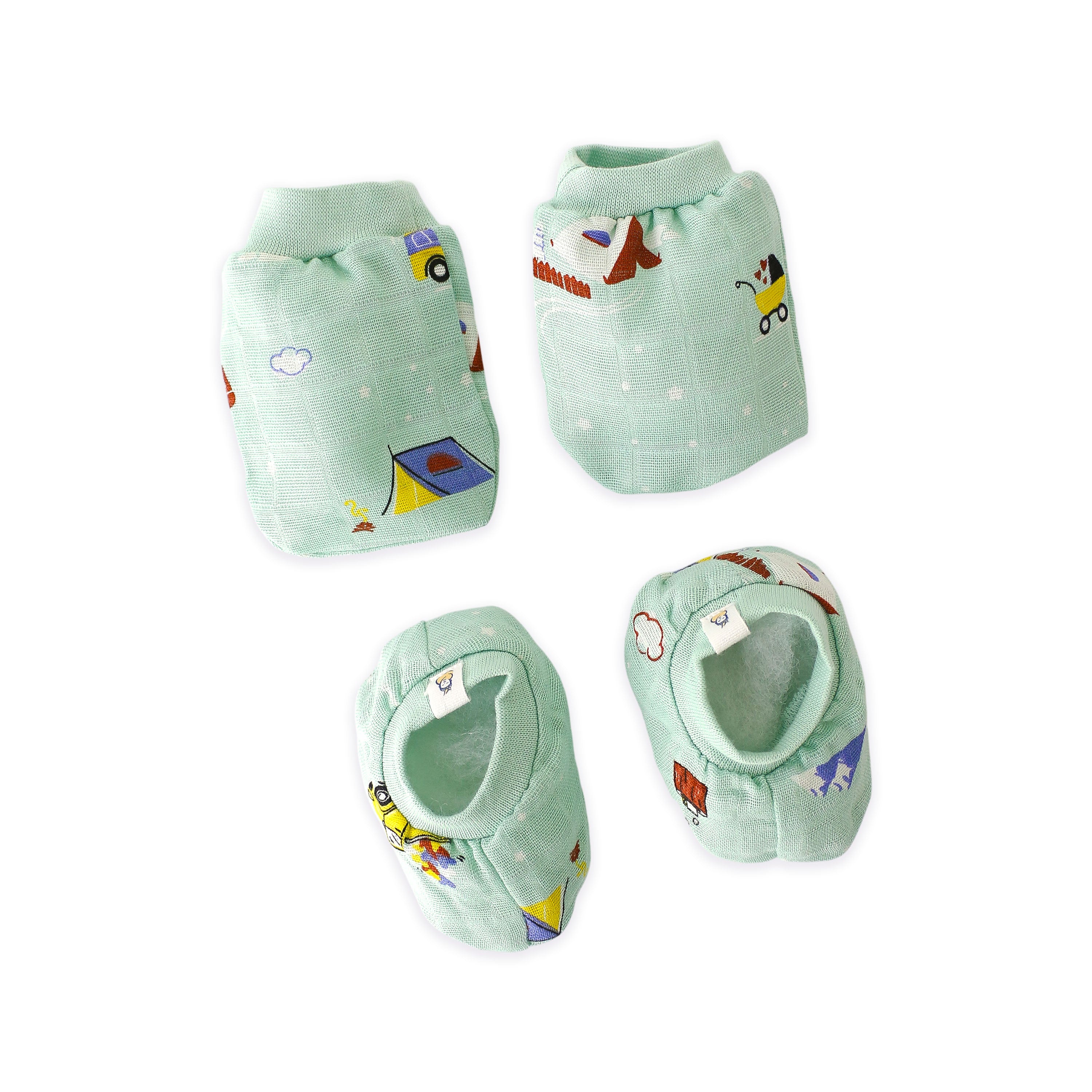 Baby Cap, Mittens and booties Set - Snowy Village Tales (0 - 3 months)