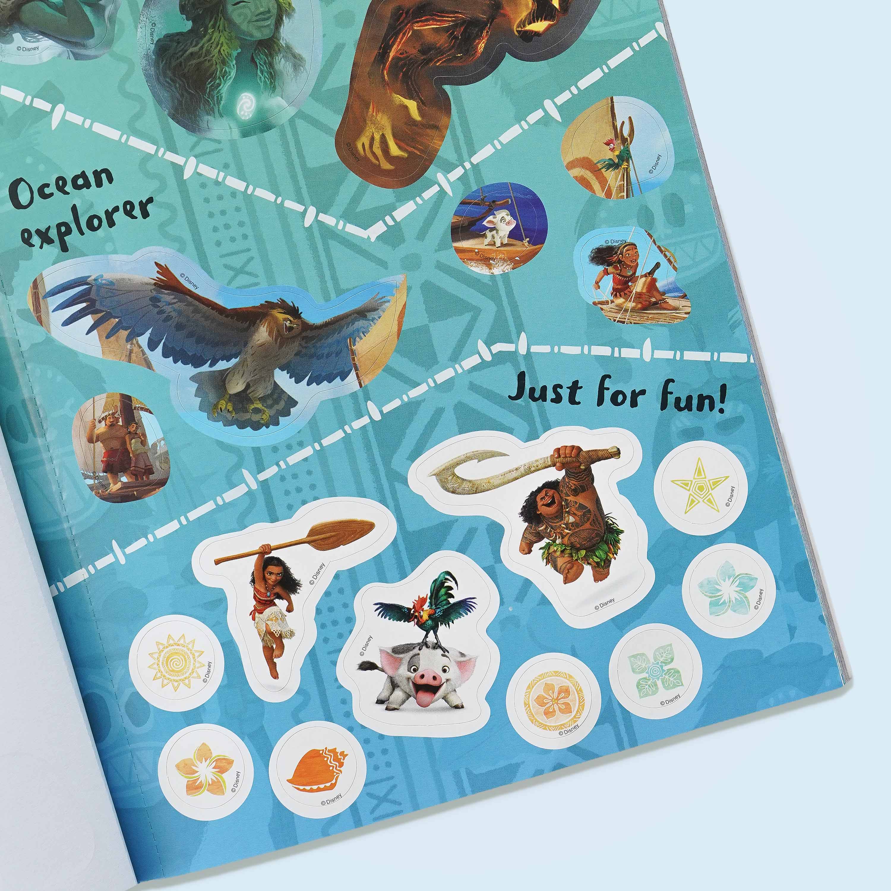 Disney Moana Hearts and Heroes Book