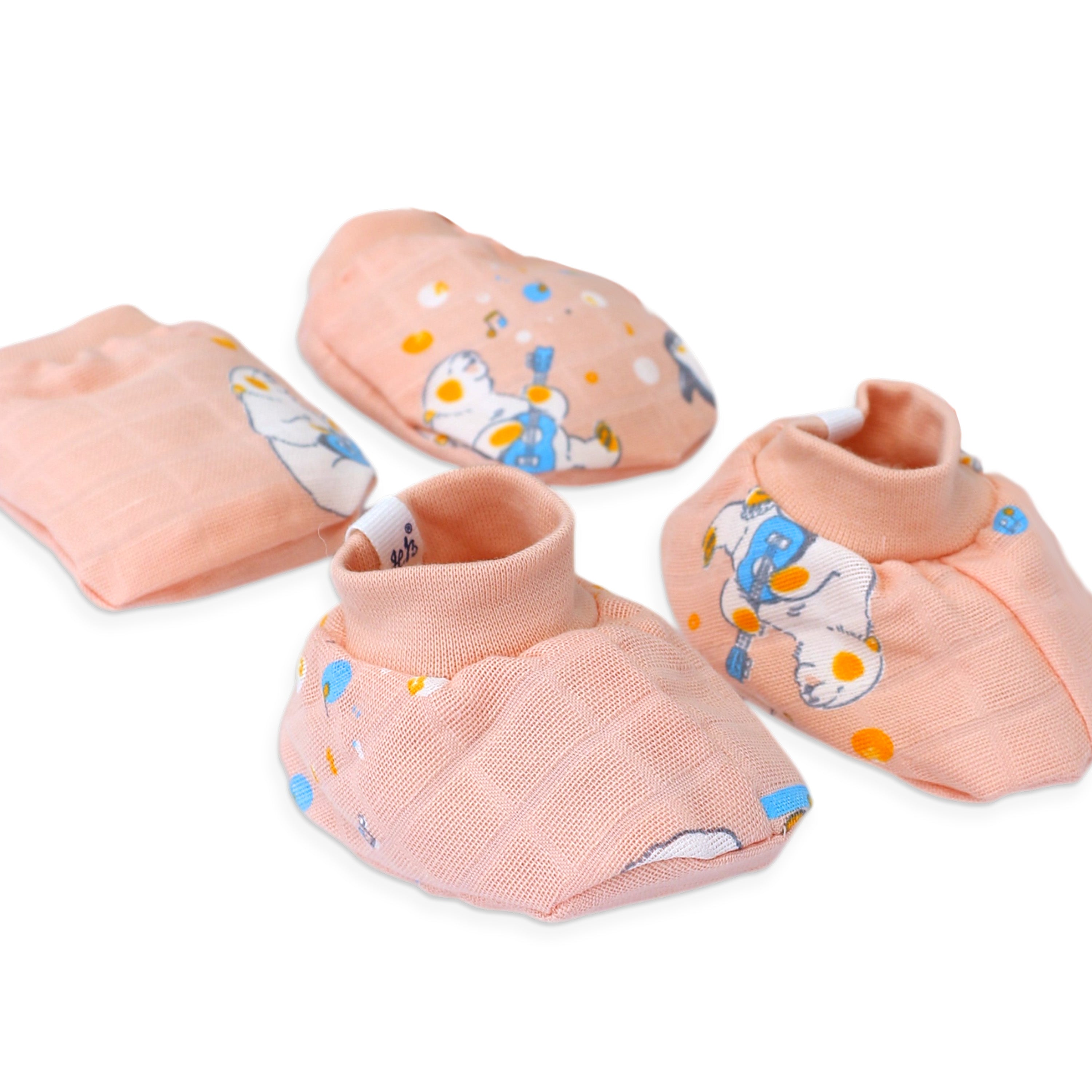 Baby Cap, Mittens and booties Set - Cub's First Concert (0-3 Months)