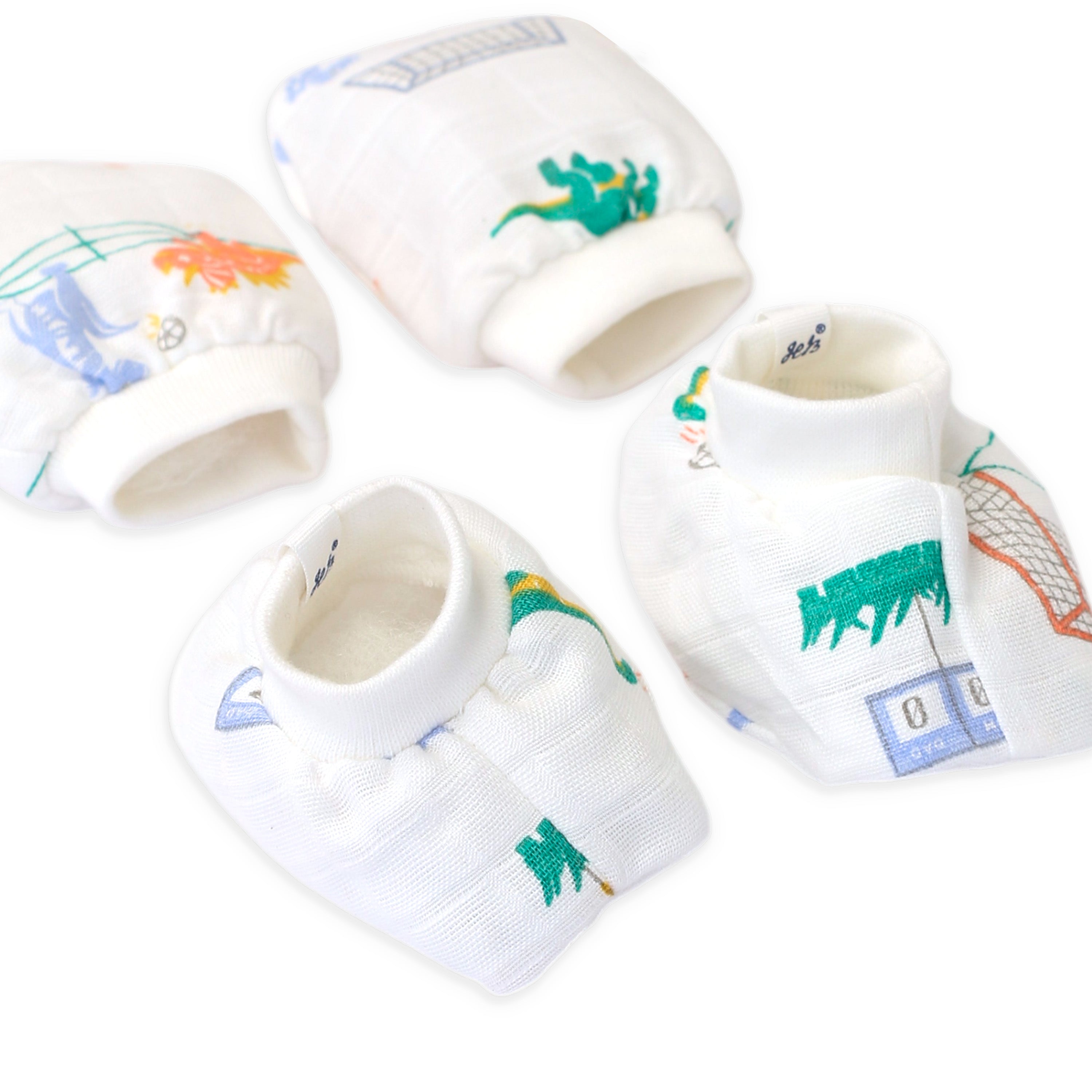 Baby essential Starter gift Kit - 7 piece set - Dino & Football