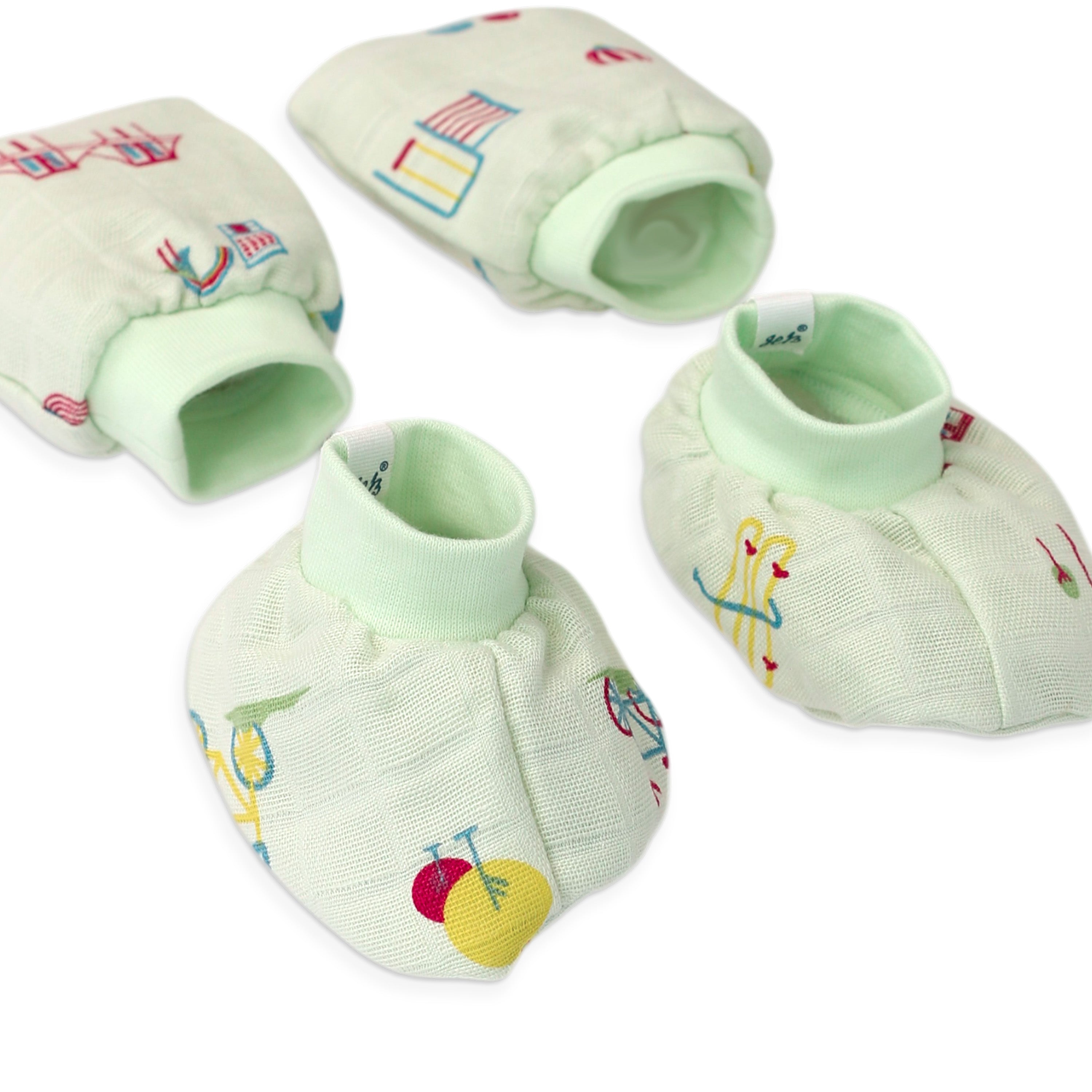 Baby Cap, Mittens and booties Set - Park Play Days (0-3 Months)