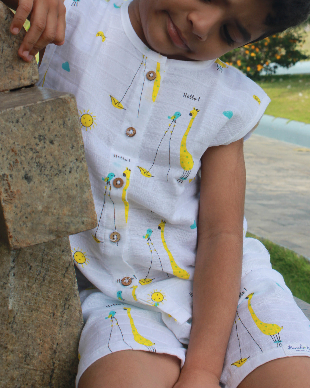 Giraffe Tales & Tweets - Muslin Unisex Sleeveless top & Shorts (0 - 4years)