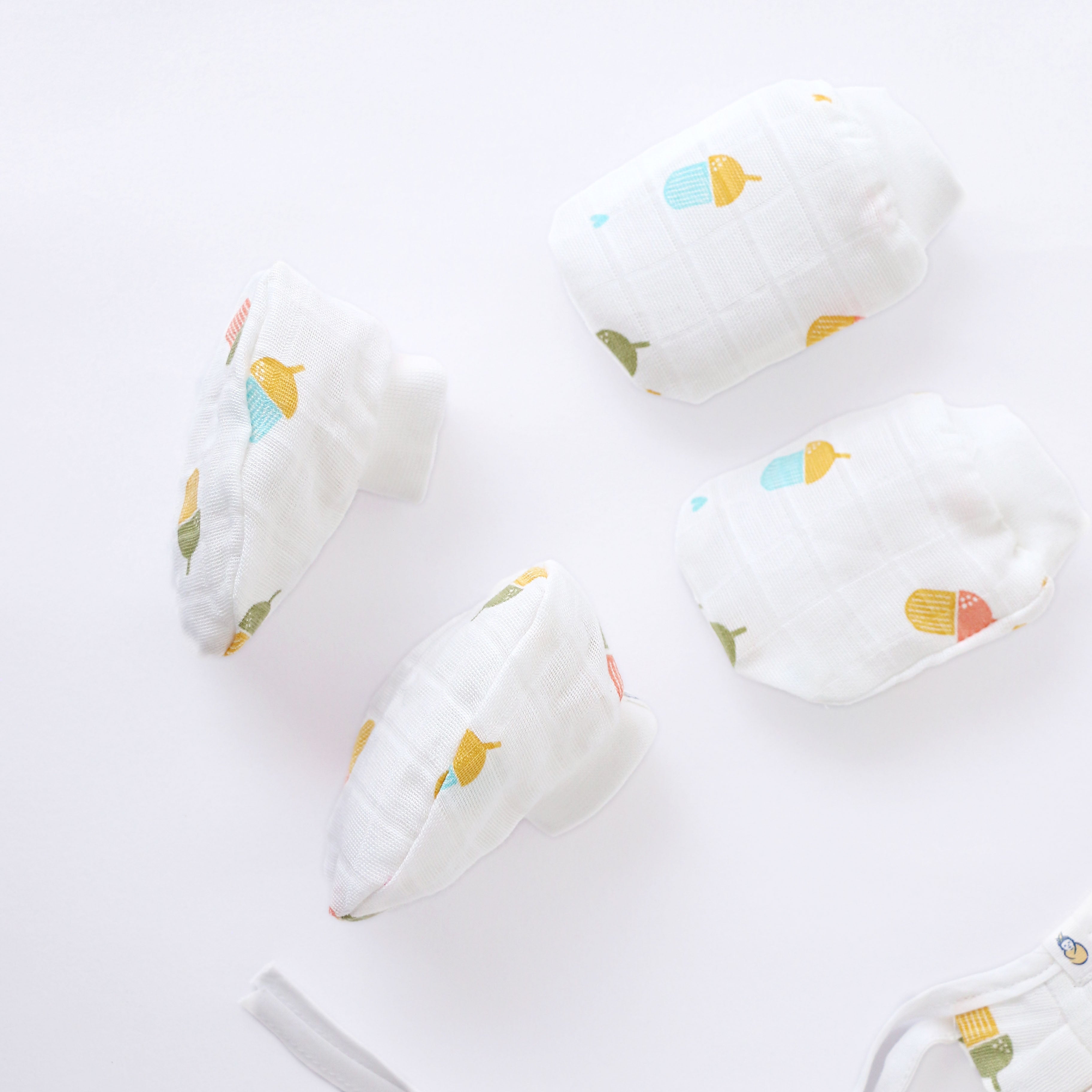 Baby Mittens and Booties 3 Pack Set ( 0 - 4 months ) 100% Cotton Rainbow Snowy Combo