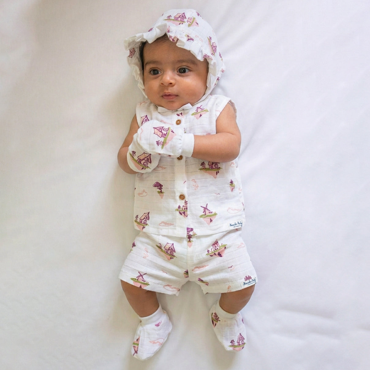 Baby Cap, Mittens and booties Set - Floating Magic Tales (0-3 Months)